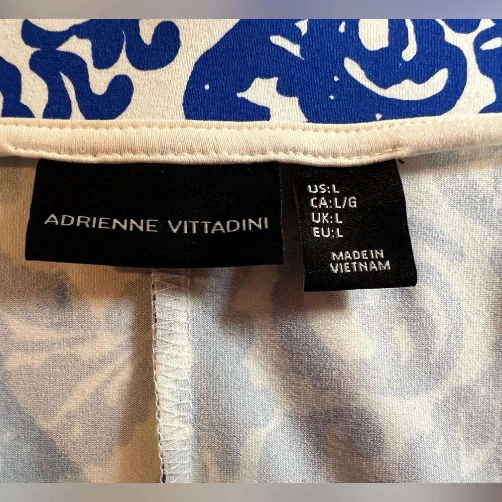 ADRIENNE VITTADINI SKIRT, Sz L, Blue & White Pull On Flare Skirt with Pockets.